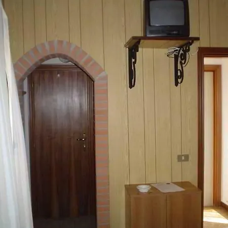 Ristorante La Pineta ホテル 2*